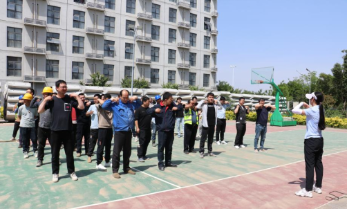 “繩”采飛揚(yáng)綻活力，奮進(jìn)團(tuán)結(jié)譜新篇陜建新型建材成功舉辦慶五一·迎五四職工拔河比賽